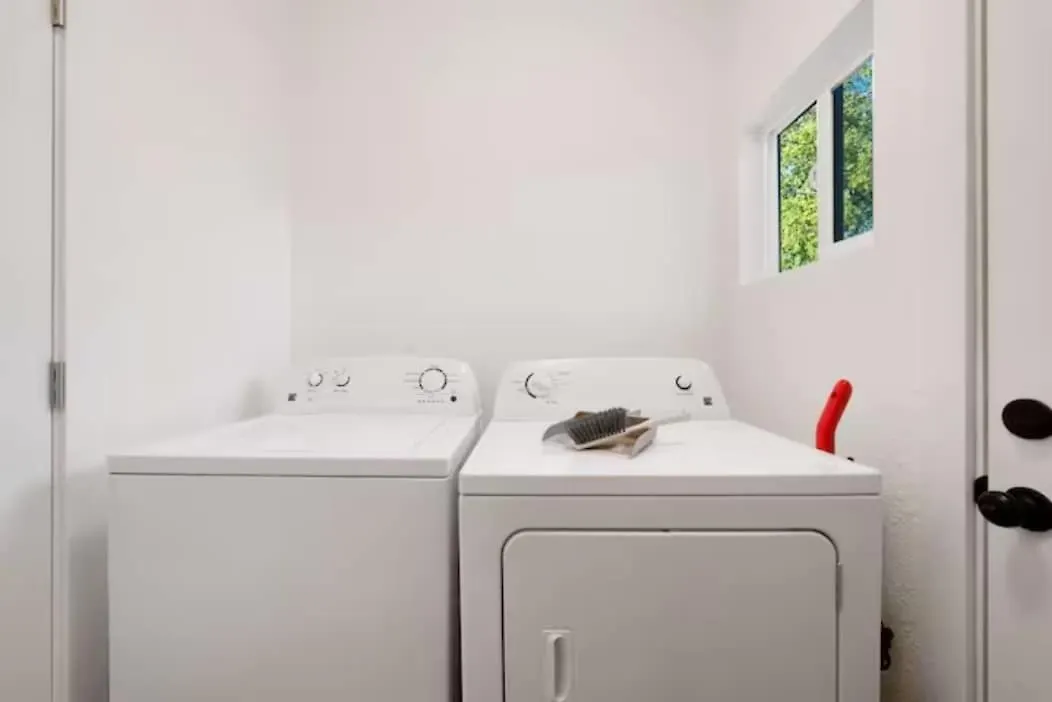 Central 2Br 1Ba & Arcade Crib In The Heart Of Sac Sacramento 0*,  Estados Unidos da América